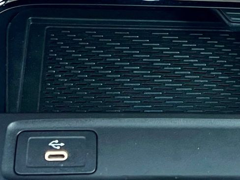 Certified 2025 Mercedes-Benz GLA 250 4MATIC image 37