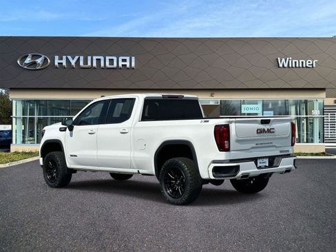 Used 2022 GMC Sierra 1500 Elevation w/ X31 Off-Road Package AWD/4WD image 2