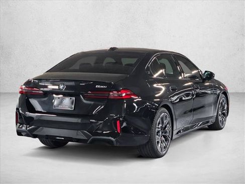 Used 2027 BMW 530i w/ M Sport Package RWD image 5