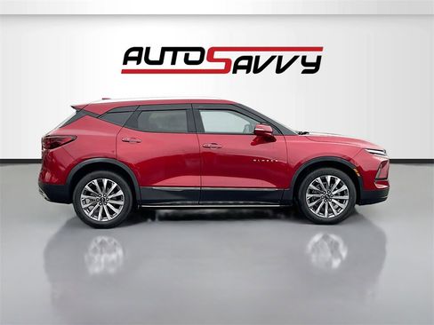 Used 2023 Chevrolet Blazer Premier w/ Driver Confidence II Package image 8