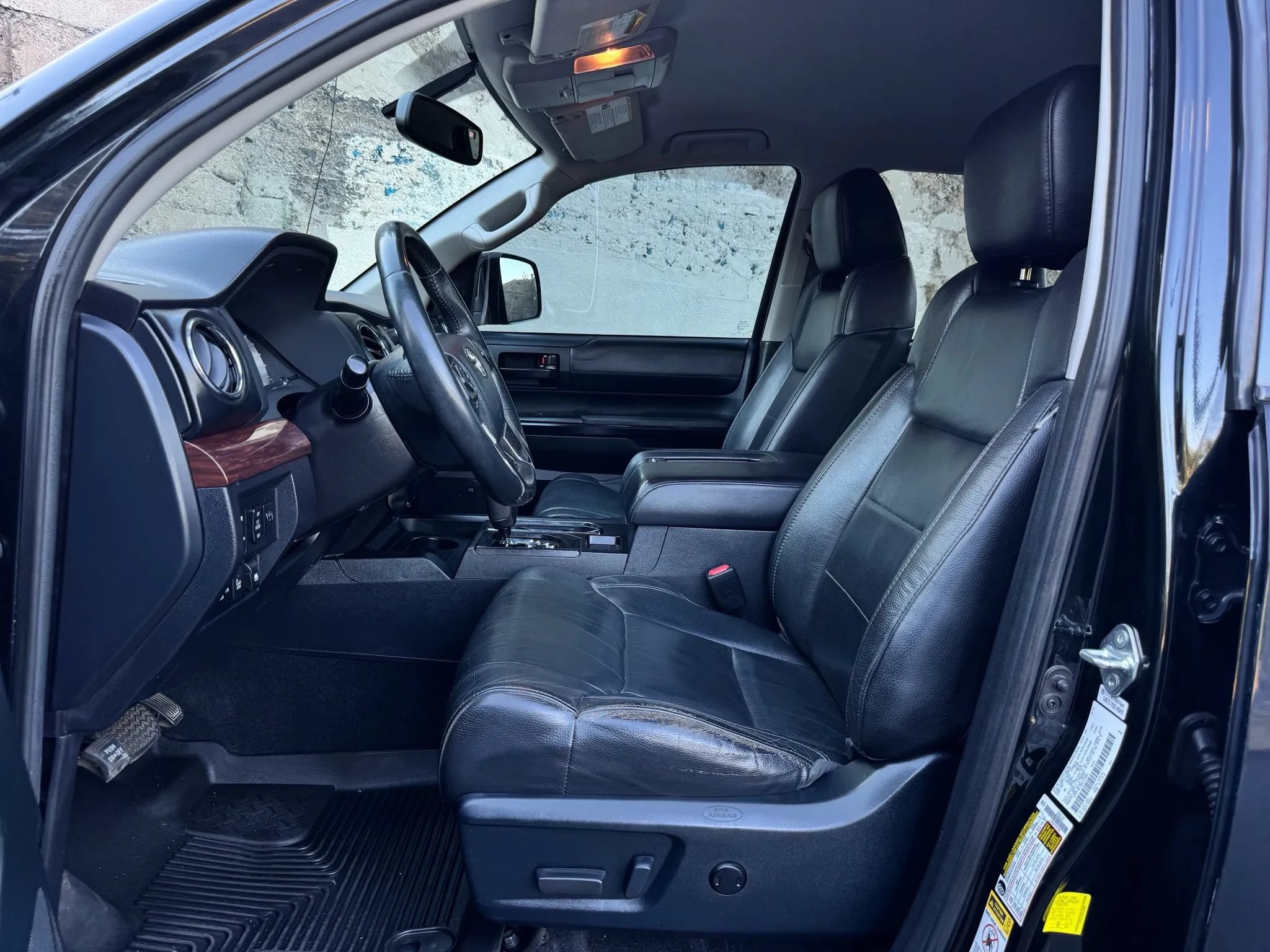Used 2017 Toyota Tundra Limited w/ Limited Premium Package RWD image 21