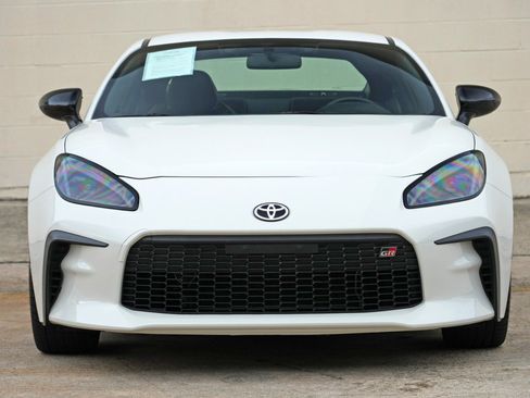 Used 2023 Toyota GR86 Premium w/ ALL Weather Mat Package (TMS) RWD image 6