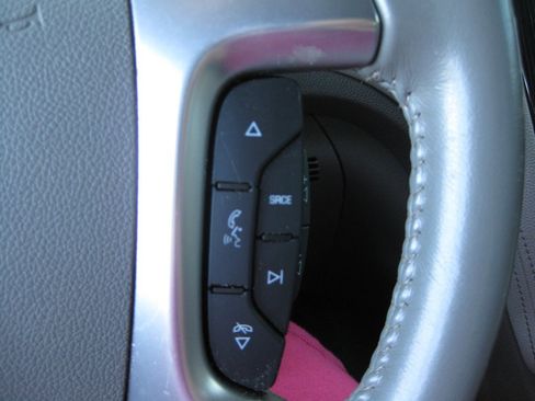 Used 2015 Chevrolet Traverse LT FWD image 12