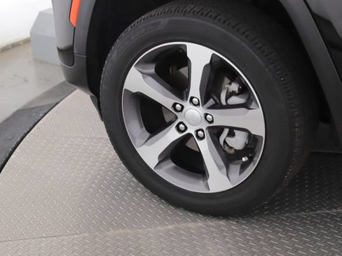 Used 2023 Jeep Grand Cherokee Limited AWD/4WD image 13