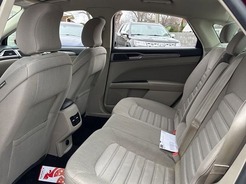 Used 2019 Ford Fusion SE image 15