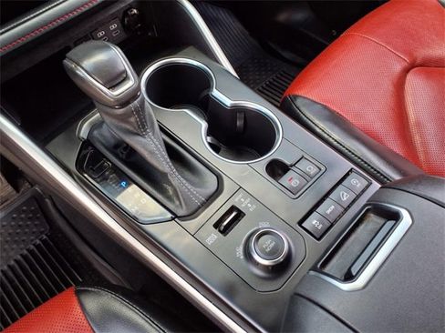 Used 2022 Toyota Highlander XSE image 19