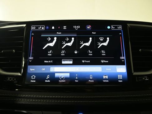 Used 2023 Chrysler Pacifica Limited FWD image 30