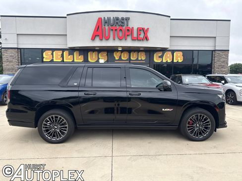 Used 2024 Cadillac Escalade ESV V w/ LPO, Floor Liner Package AWD/4WD image 1