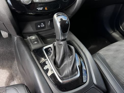 Used 2022 Nissan Rogue Sport SV w/ Technology Package image 20