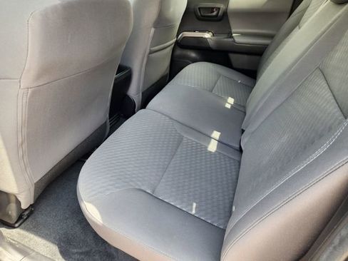Used 2022 Toyota Tacoma SR5 RWD image 19