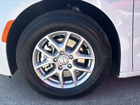 New 2026 Chrysler Voyager LX image 17