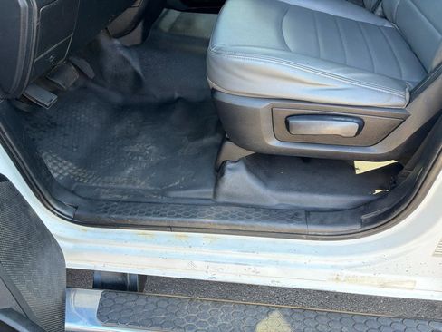 Used 2014 RAM 5500 Tradesman image 20