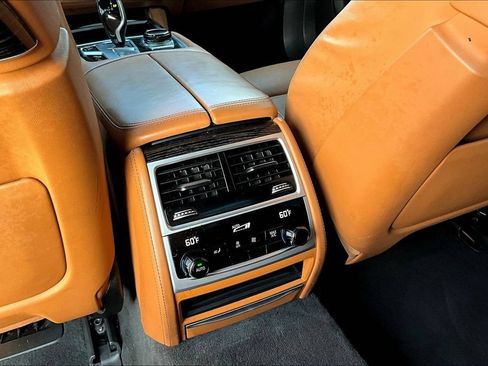 Used 2020 BMW 740i w/ M Sport Package RWD image 10