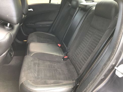 Used 2018 Dodge Charger R/T image 17