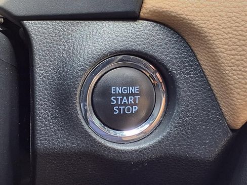 Used 2020 Toyota RAV4 XLE Premium FWD image 23