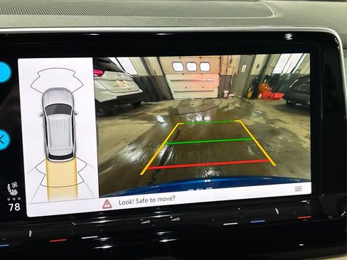 Used 2024 Volkswagen Atlas Cross Sport SE w/ Panoramic Sunroof Package image 29