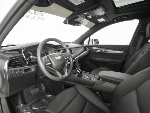Used 2025 Cadillac XT6 Luxury FWD image 10