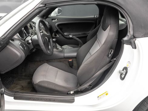 Used 2007 Pontiac Solstice Convertible image 6