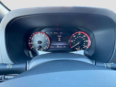 Used 2025 Nissan Frontier Pro-X RWD image 12