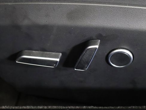 Used 2021 Tesla Model S Plaid image 29