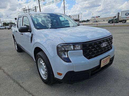 Used 2025 Ford Maverick XL w/ Equipment Group 102A AWD/4WD image 3