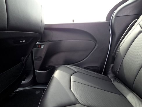 New 2026 Chrysler Pacifica Select image 11