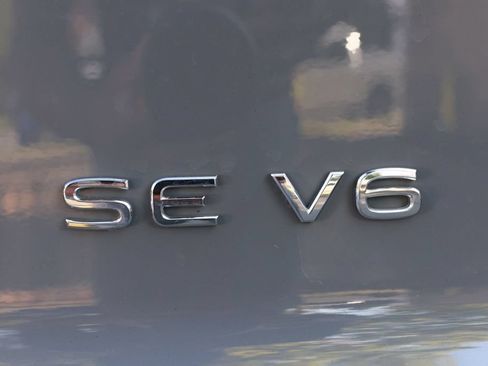 Used 2021 Volkswagen Atlas Cross Sport SE w/ V6 Towing Package FWD image 40