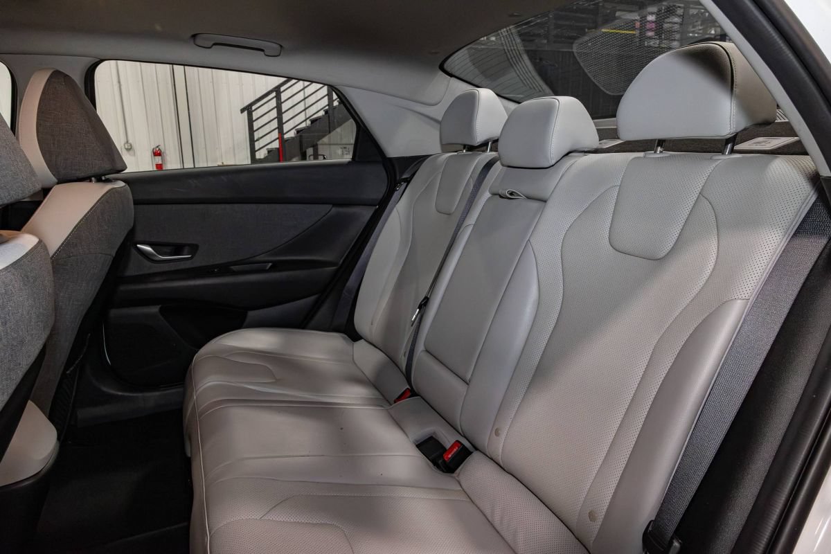 Used 2023 Hyundai Elantra Limited FWD image 10