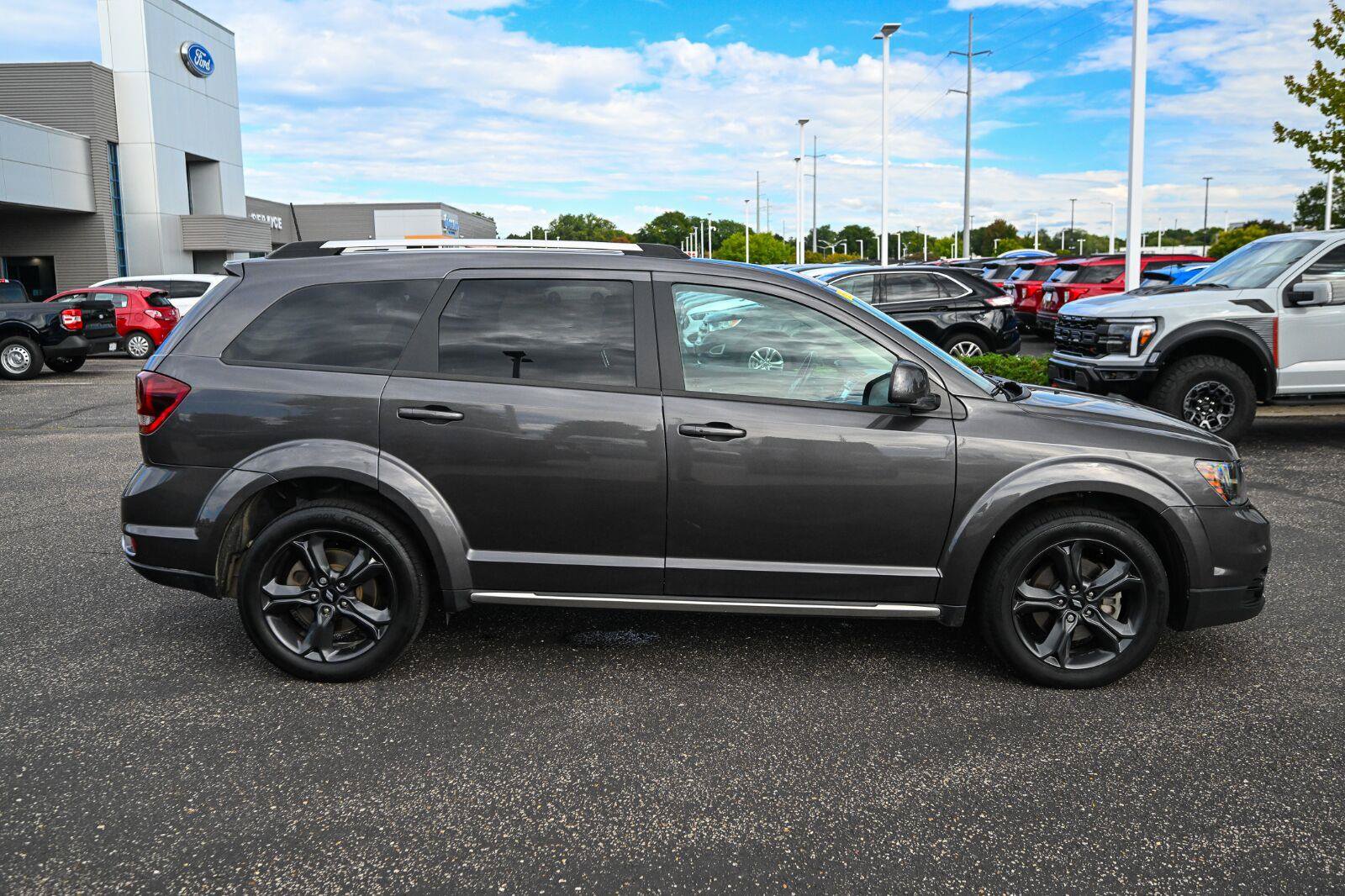 Used 2018 Dodge Journey Crossroad FWD image 3