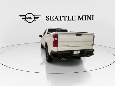 Used 2023 Chevrolet Silverado 1500 LT Trail Boss w/ Convenience Package II AWD/4WD image 9