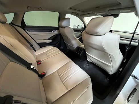 Used 2022 Honda Accord Touring image 12