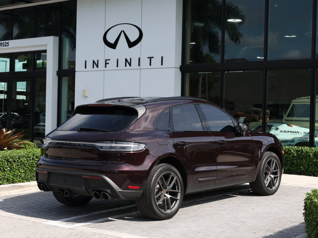 Used 2025 Porsche Macan Turbo AWD/4WD image 4