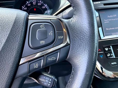Used 2018 Toyota Avalon XLE FWD image 22