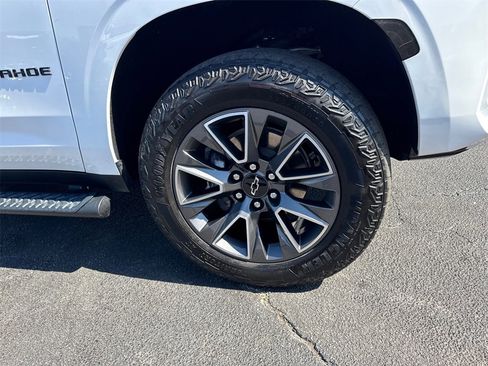 Certified 2023 Chevrolet Tahoe Z71 w/ Luxury Package image 13