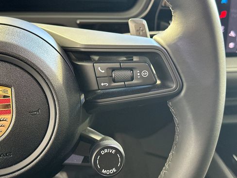 Certified 2025 Porsche Cayenne AWD/4WD image 30