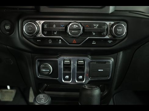 Used 2022 Jeep Wrangler Sport S image 23