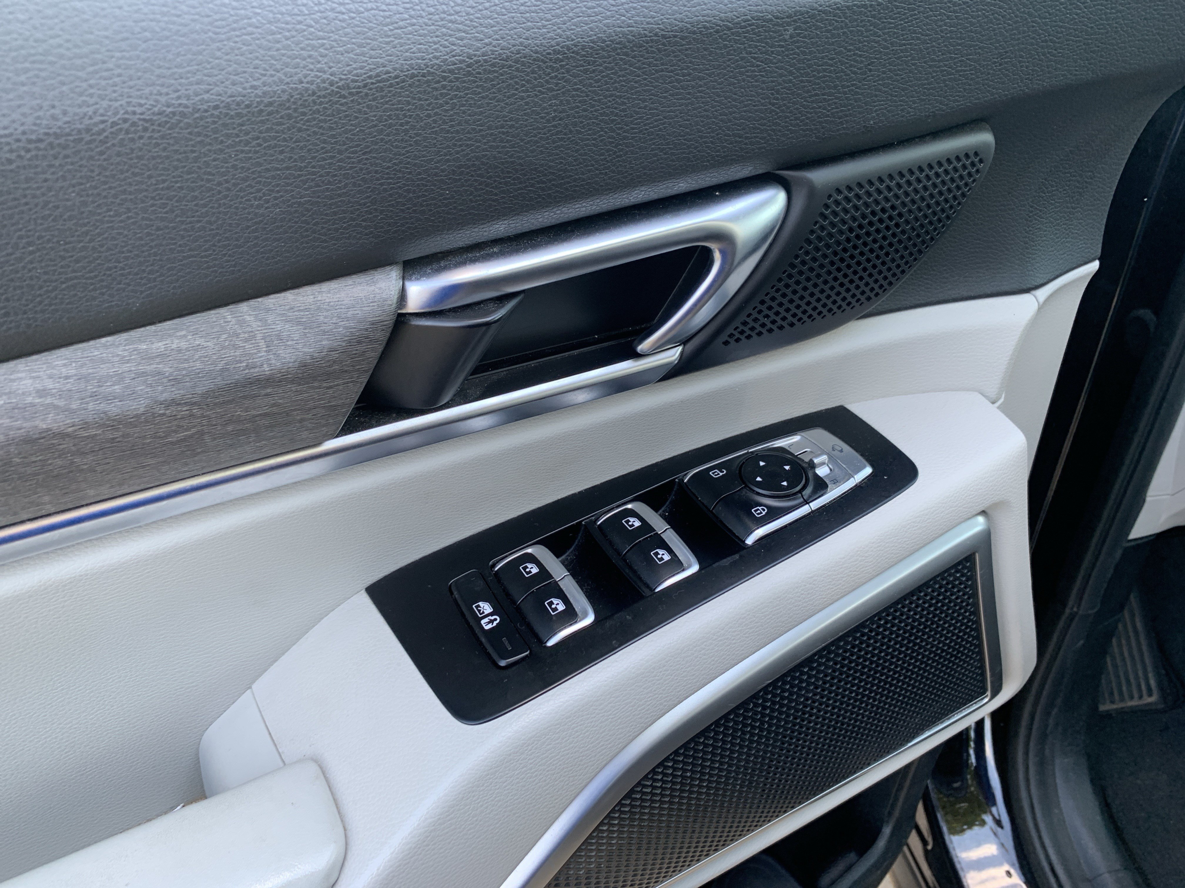Used 2022 Kia Telluride EX w/ EX Premium Package FWD image 15