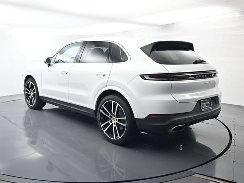 Certified 2024 Porsche Cayenne AWD/4WD image 3