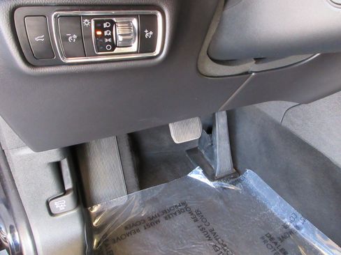 Used 2024 Lincoln Aviator Reserve AWD/4WD image 33