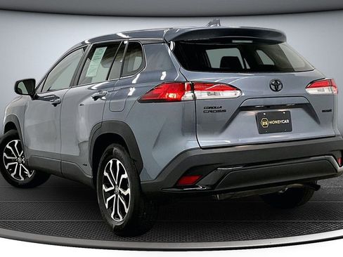 Used 2023 Toyota Corolla Cross AWD Hybrid image 4
