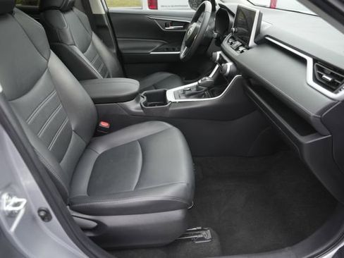 Used 2023 Toyota RAV4 XLE Premium image 19