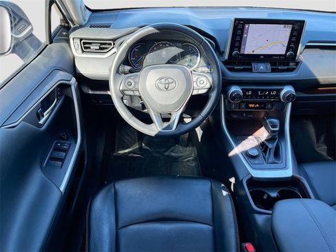 Used 2020 Toyota RAV4 Limited image 22