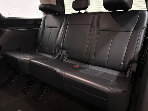 Used 2023 Ford Expedition XLT image 18