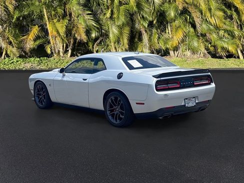 Used 2022 Dodge Challenger R/T Scat Pack RWD image 8