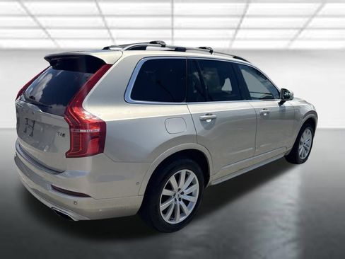 Used 2018 Volvo XC90 T6 Momentum w/ Convenience Package AWD/4WD image 4