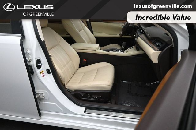 Used 2017 Lexus ES 300h w/ Luxury Package FWD image 32