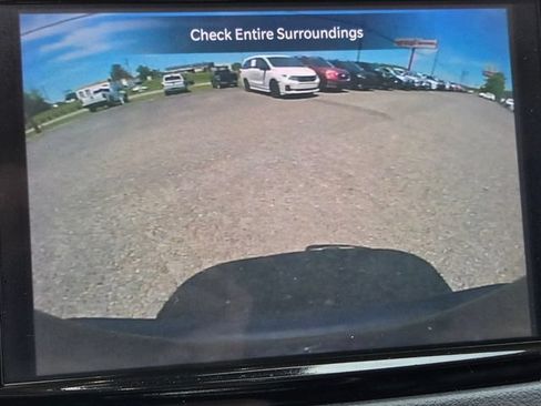 Used 2023 Chrysler Pacifica Touring-L FWD image 26