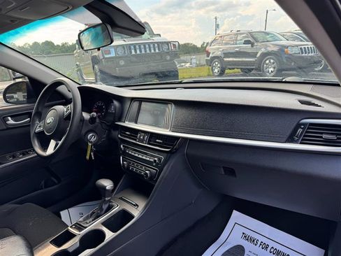 Used 2019 Kia Optima LX image 11