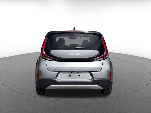 Used 2025 Kia Soul LX w/ LX Technology Package FWD image 12