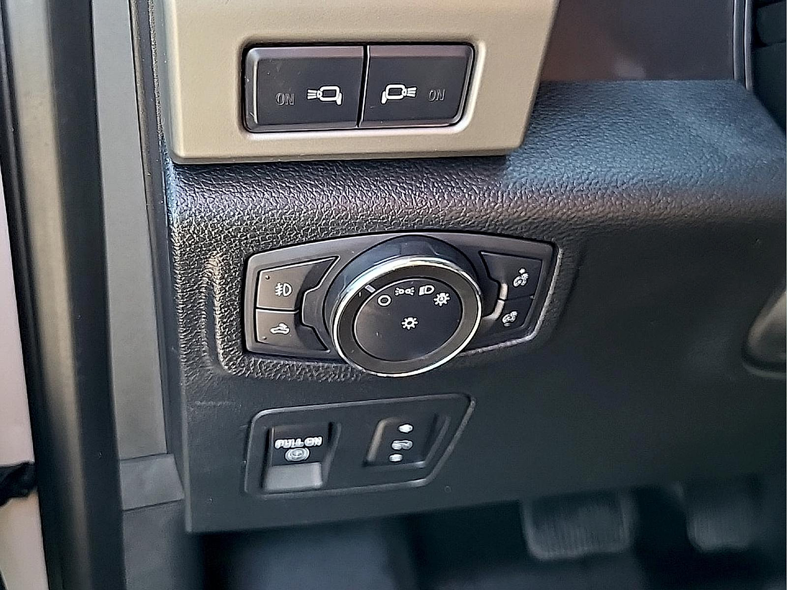 Used 2020 Ford F150 Lariat w/ Equipment Group 502A Luxury AWD/4WD image 21